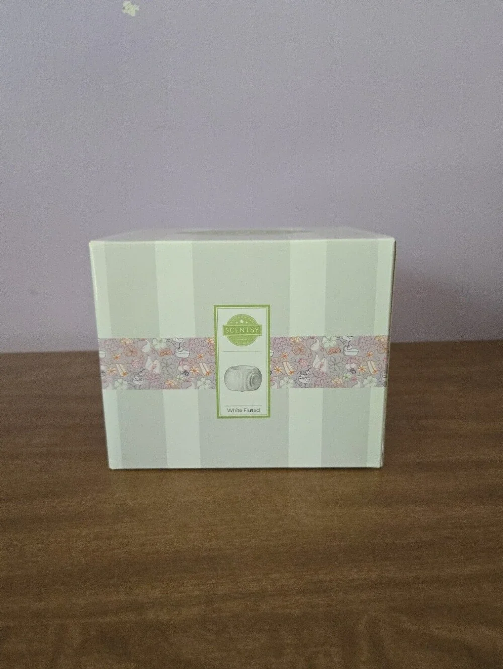 Scentsy White  Wax Warmer